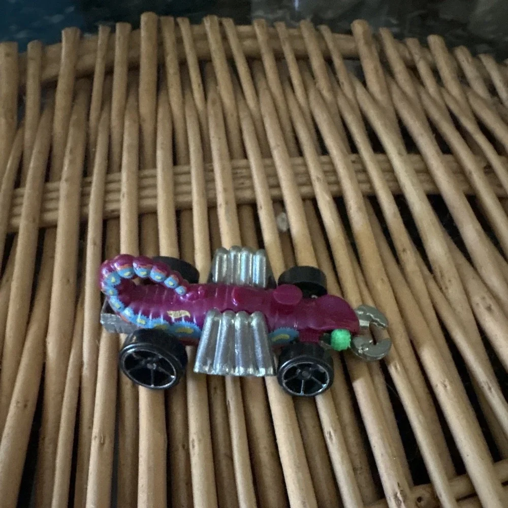 Hot Wheels 2010 Purple Scorpion Diecast Car 1:64 Scale Malaysia